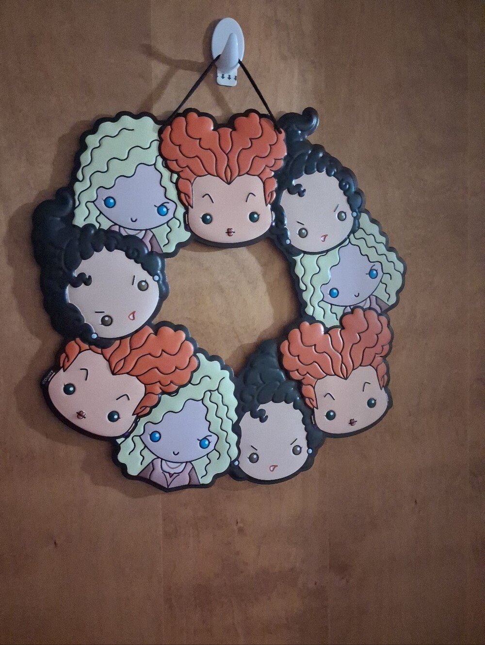 Disney Hocus Pocus 15-inch metal wreath
